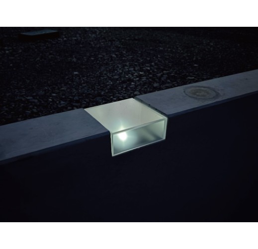 STAND ALONE LIGHT